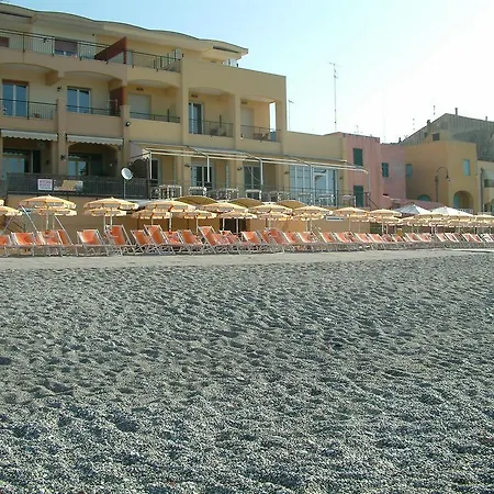 Апартаменты Les Agrumes Вариготти